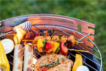 DIE GRILLSAISON IST ERöFFNET! DIE GRILLSAISON IST ERöFFNET!